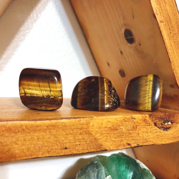 2pcs • Tiger’s Eye Tumbled (Medium) Stones - Picture 3 of 4